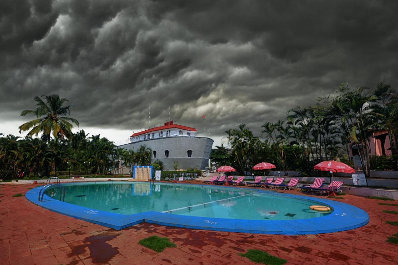 The Byke Old Anchor Beach Resort & Spa Cavelossim Exterior foto